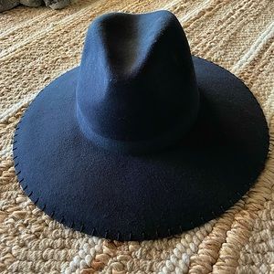 NWT black Wyeth hat with stitching on rim
